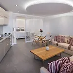 엘레아 - 성인 전용 리조트